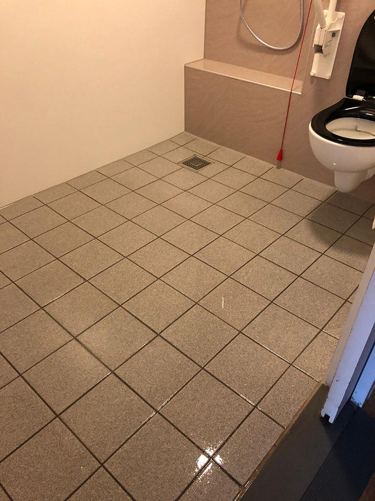 gripfactory_GRIPliquids_anti-slip-Tile-Spray_project_0001