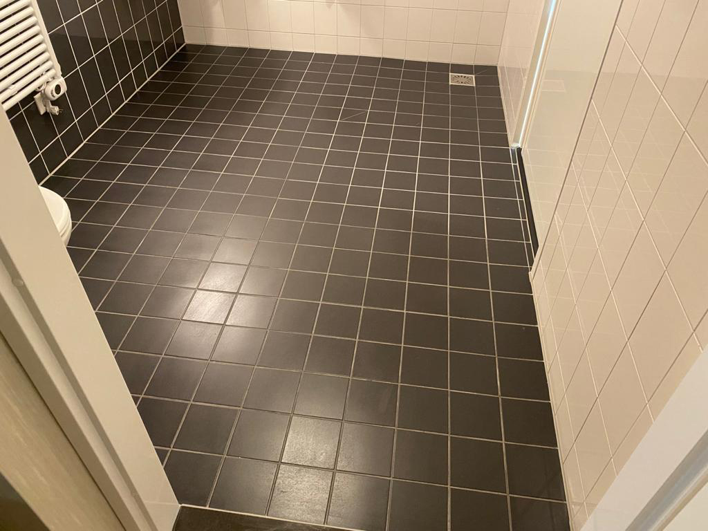 gripfactory_GRIPliquids_anti-slip-Tile-Spray_project_0002