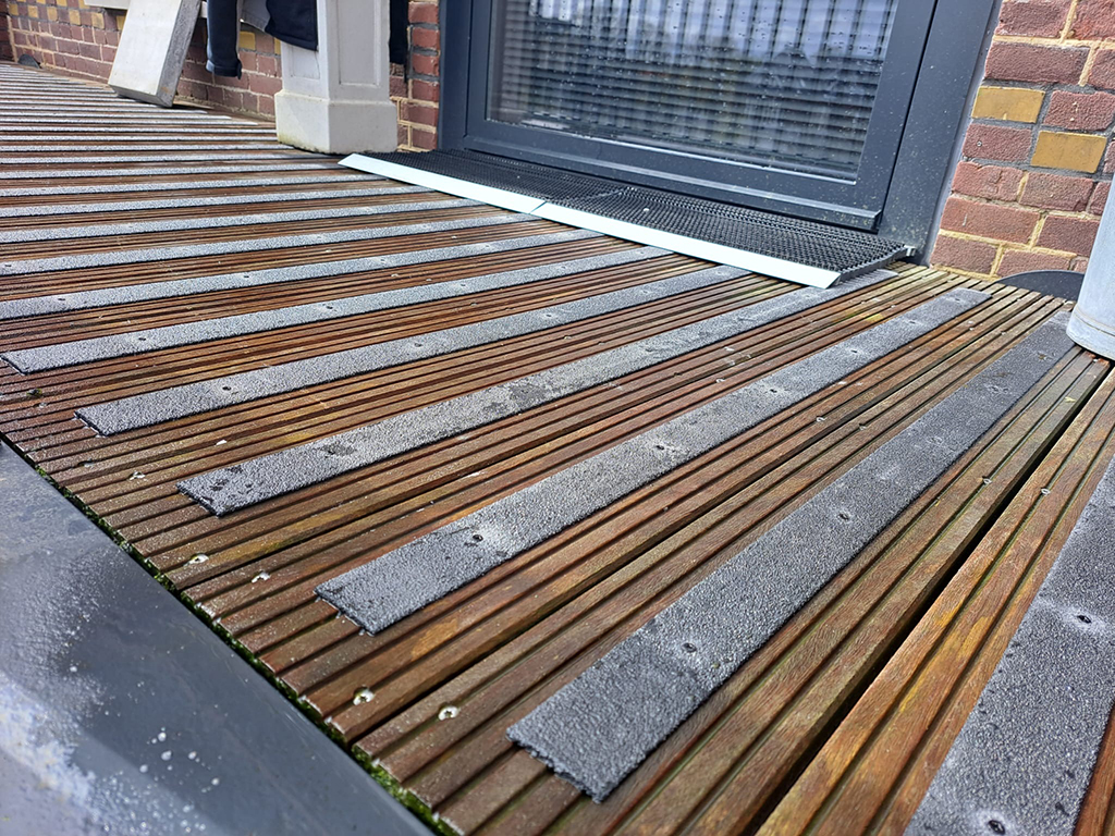 gripfactory_GRIPplates_anti-slip-decking-strips_project_0110h