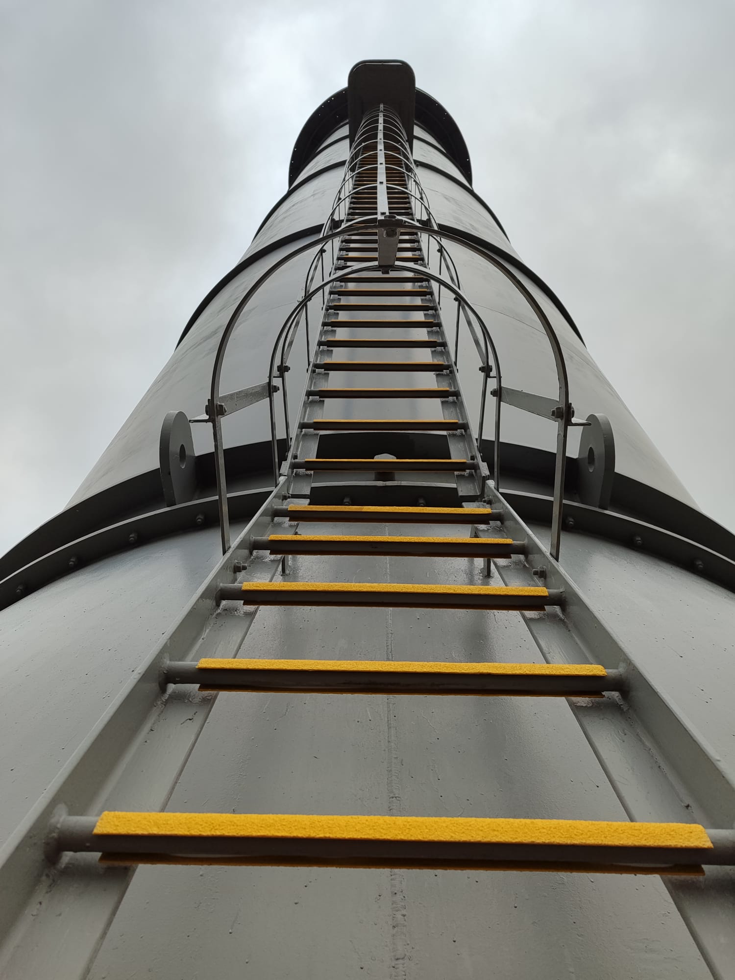 gripfactory_GRIPtreads_anti-slip-ladder-rungs_project_0009c