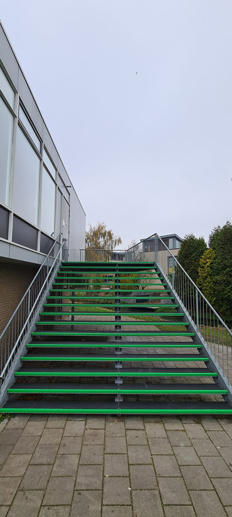gripfactory_GRIPtreads_anti-slip-stair-treads_project_0008a